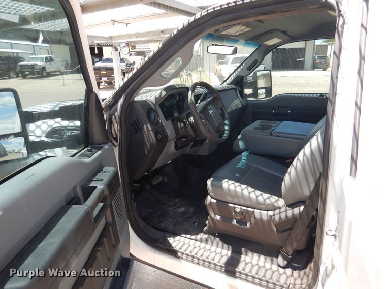 image for item GE9380 2011 Ford F550 Super Duty tow truck