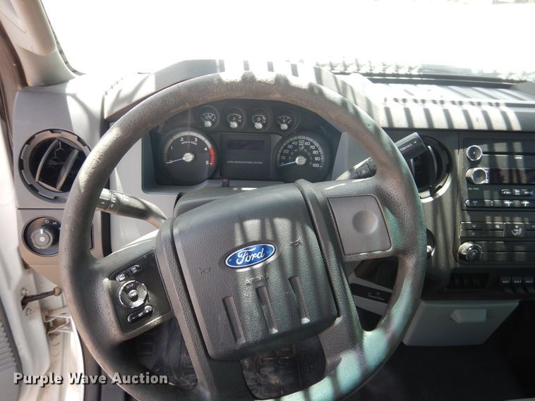 image for item GE9380 2011 Ford F550 Super Duty tow truck