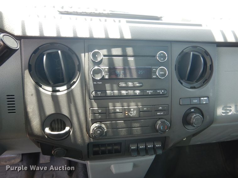 image for item GE9380 2011 Ford F550 Super Duty tow truck