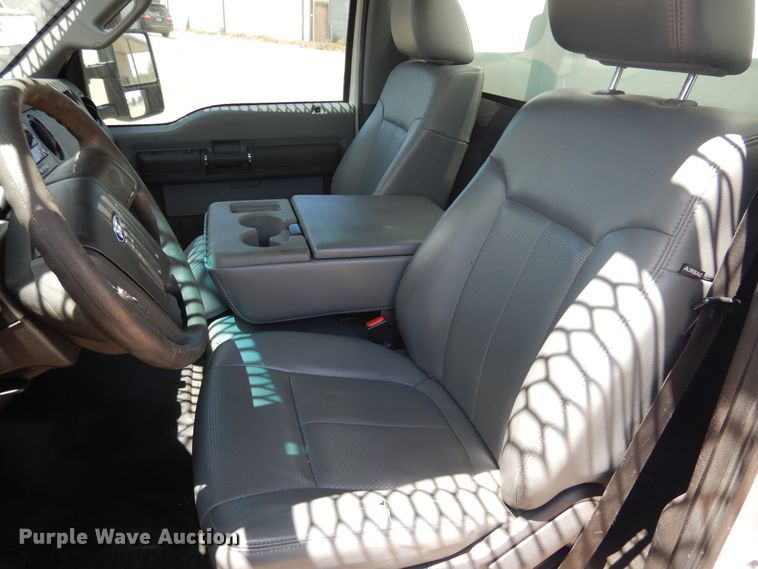 image for item GE9380 2011 Ford F550 Super Duty tow truck