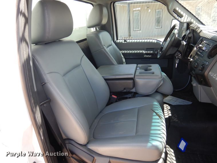 image for item GE9380 2011 Ford F550 Super Duty tow truck