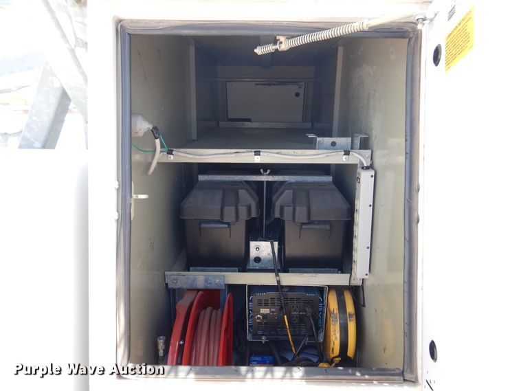 image for item GE9380 2011 Ford F550 Super Duty tow truck