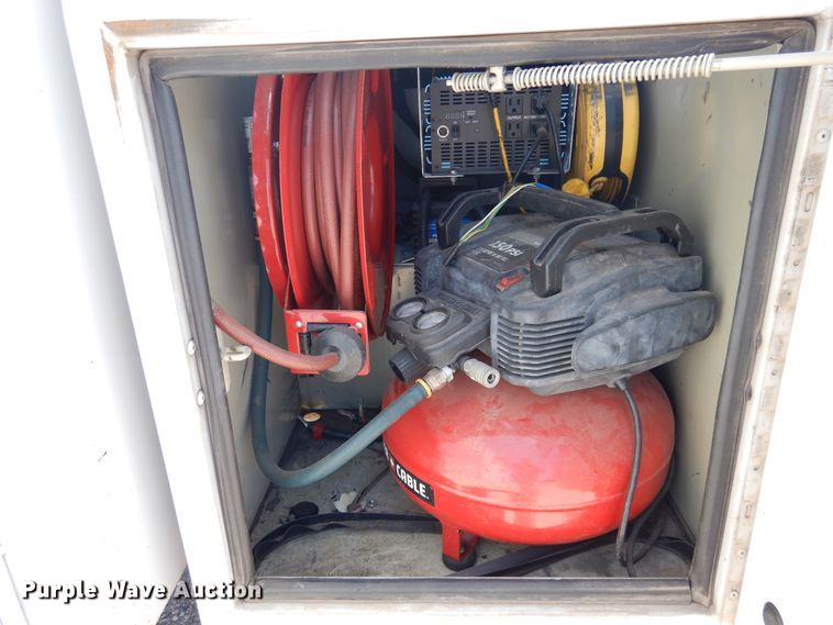 image for item GE9380 2011 Ford F550 Super Duty tow truck