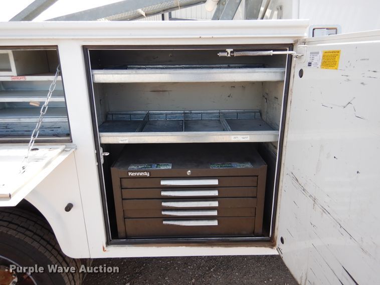 image for item GE9380 2011 Ford F550 Super Duty tow truck