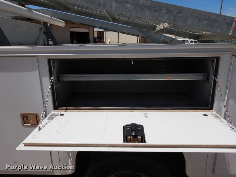 image for item GE9380 2011 Ford F550 Super Duty tow truck