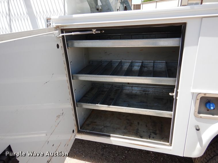 image for item GE9380 2011 Ford F550 Super Duty tow truck