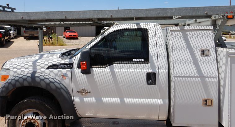 image for item GE9380 2011 Ford F550 Super Duty tow truck