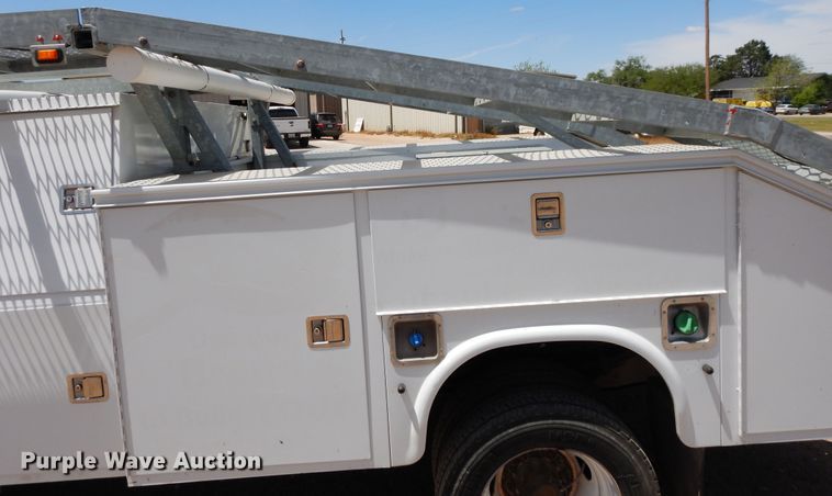 image for item GE9380 2011 Ford F550 Super Duty tow truck