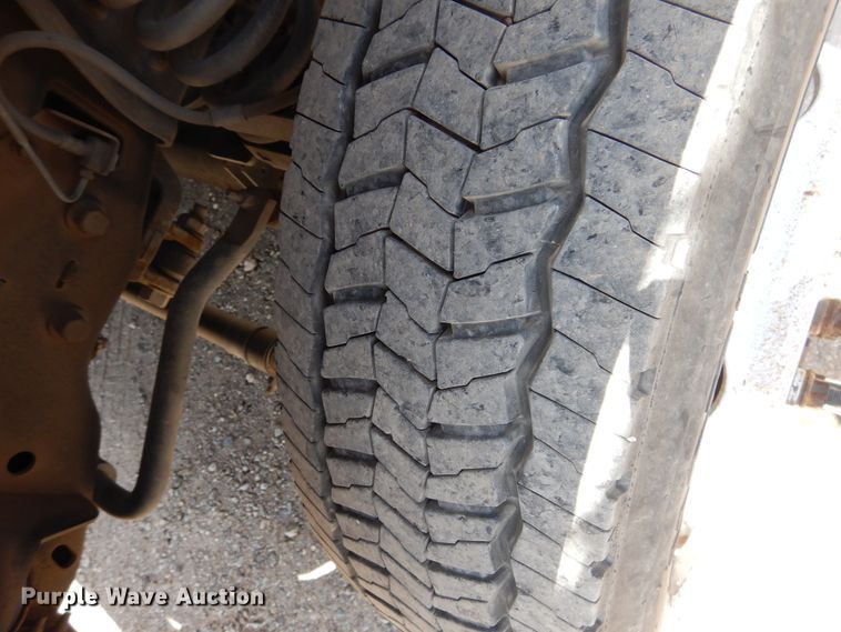 image for item GE9380 2011 Ford F550 Super Duty tow truck