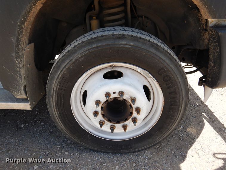 image for item GE9380 2011 Ford F550 Super Duty tow truck