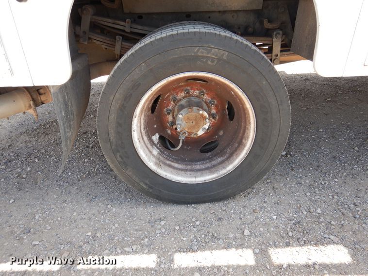 image for item GE9380 2011 Ford F550 Super Duty tow truck