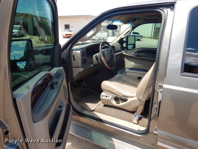 image for item GE9381 2003 Ford Excursion Limited  SUV