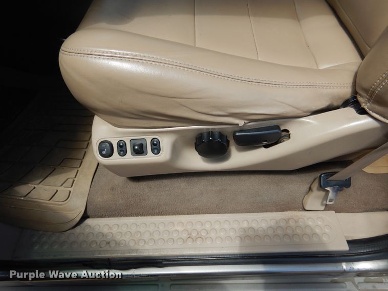 image for item GE9381 2003 Ford Excursion Limited  SUV