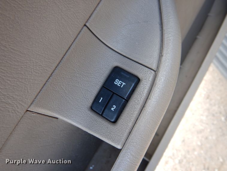 image for item GE9381 2003 Ford Excursion Limited  SUV