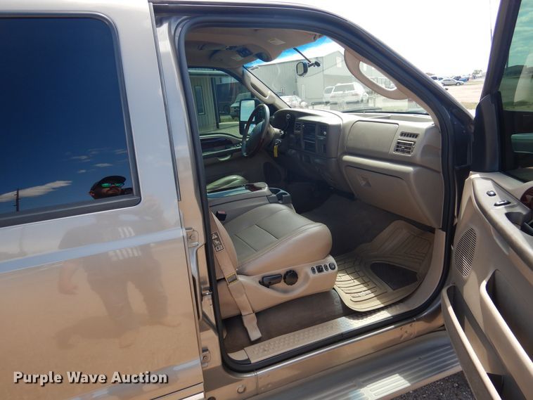 image for item GE9381 2003 Ford Excursion Limited  SUV