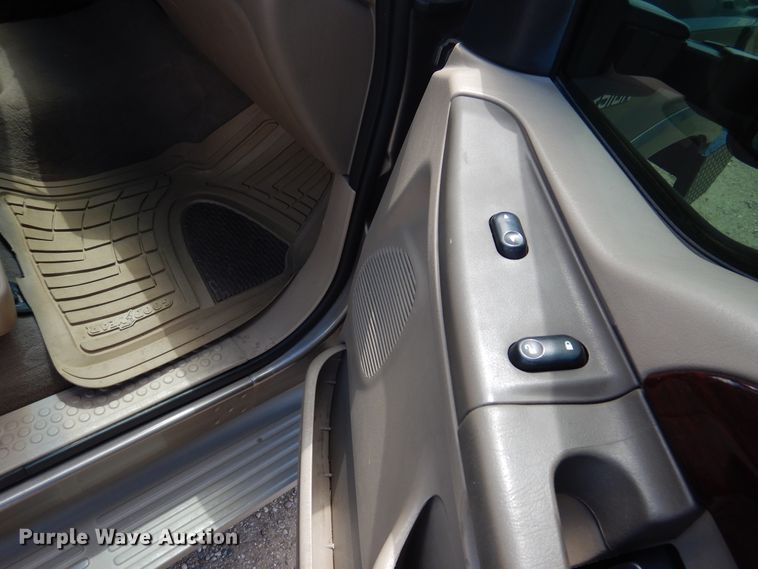 image for item GE9381 2003 Ford Excursion Limited  SUV