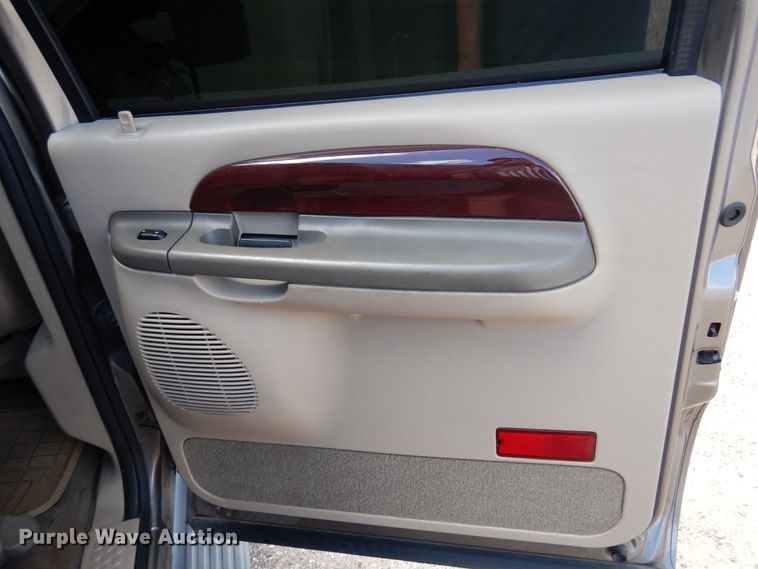 image for item GE9381 2003 Ford Excursion Limited  SUV