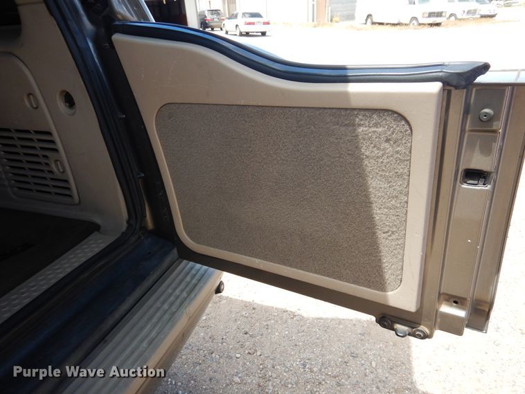 image for item GE9381 2003 Ford Excursion Limited  SUV