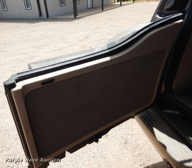 image for item GE9381 2003 Ford Excursion Limited  SUV