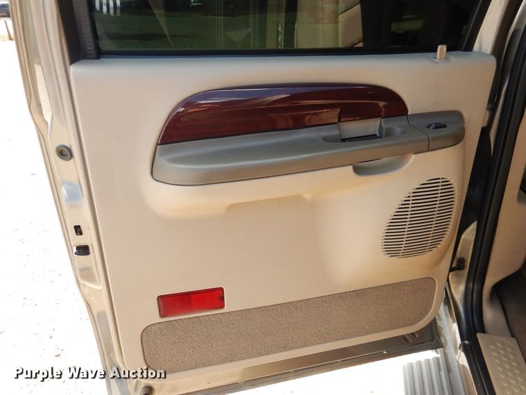 image for item GE9381 2003 Ford Excursion Limited  SUV