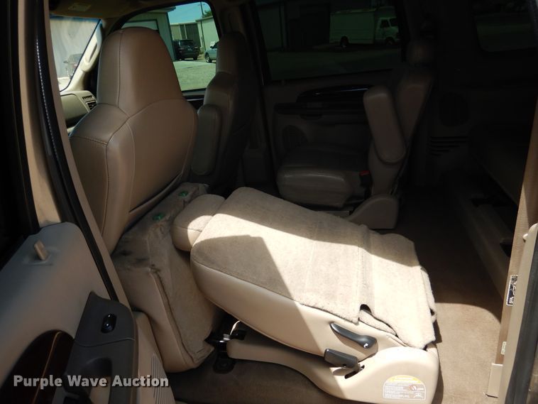 image for item GE9381 2003 Ford Excursion Limited  SUV