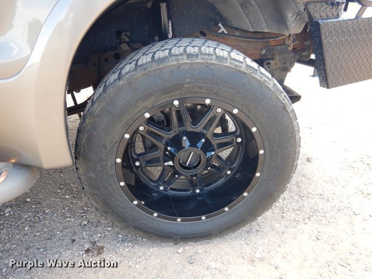 image for item GE9381 2003 Ford Excursion Limited  SUV