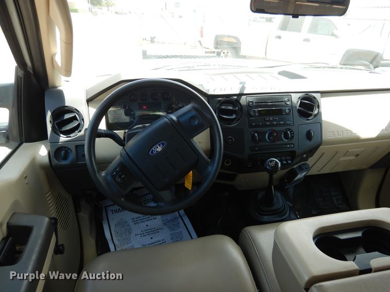 image for item GE9382 2008 Ford F550 Super Duty Crew Cab flatbed truck