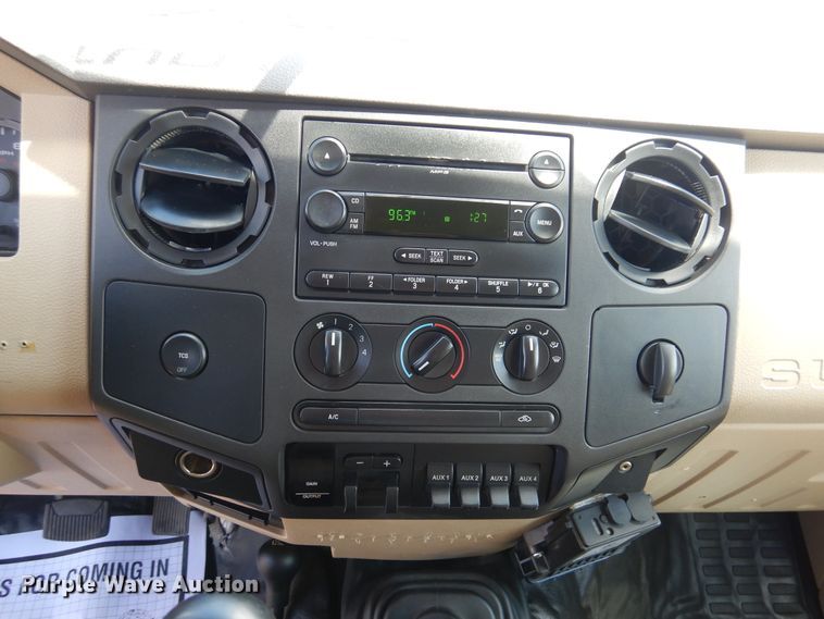 image for item GE9382 2008 Ford F550 Super Duty Crew Cab flatbed truck