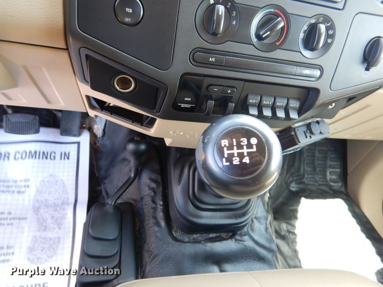 image for item GE9382 2008 Ford F550 Super Duty Crew Cab flatbed truck