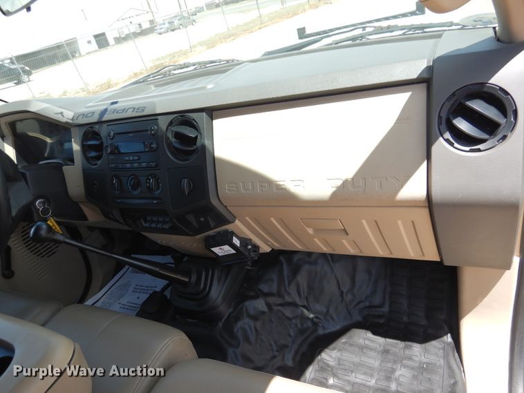 image for item GE9382 2008 Ford F550 Super Duty Crew Cab flatbed truck