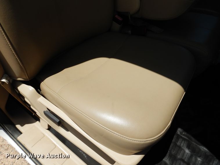 image for item GE9382 2008 Ford F550 Super Duty Crew Cab flatbed truck