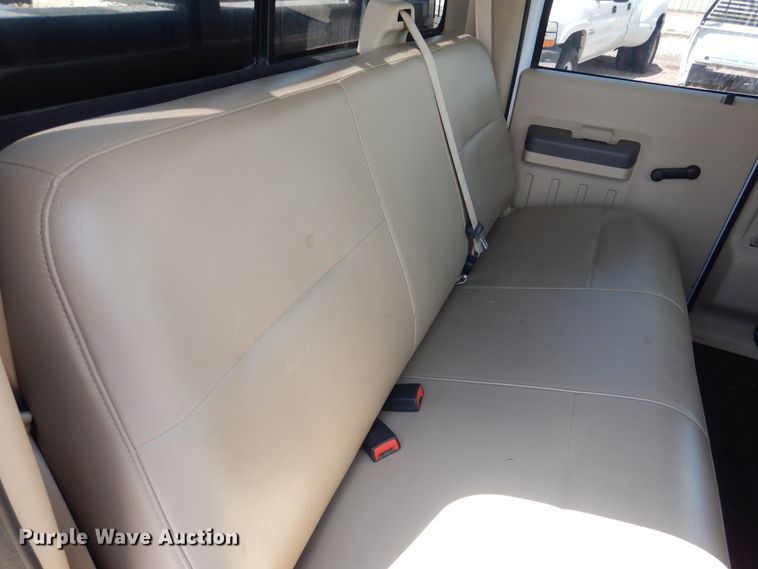 image for item GE9382 2008 Ford F550 Super Duty Crew Cab flatbed truck