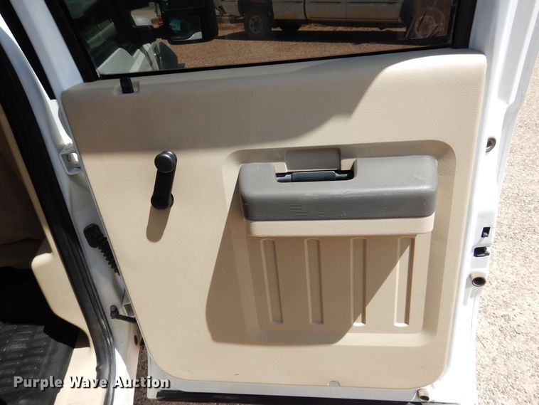 image for item GE9382 2008 Ford F550 Super Duty Crew Cab flatbed truck