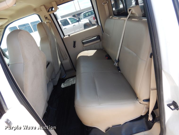 image for item GE9382 2008 Ford F550 Super Duty Crew Cab flatbed truck