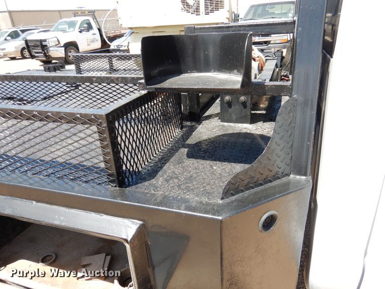 image for item GE9382 2008 Ford F550 Super Duty Crew Cab flatbed truck