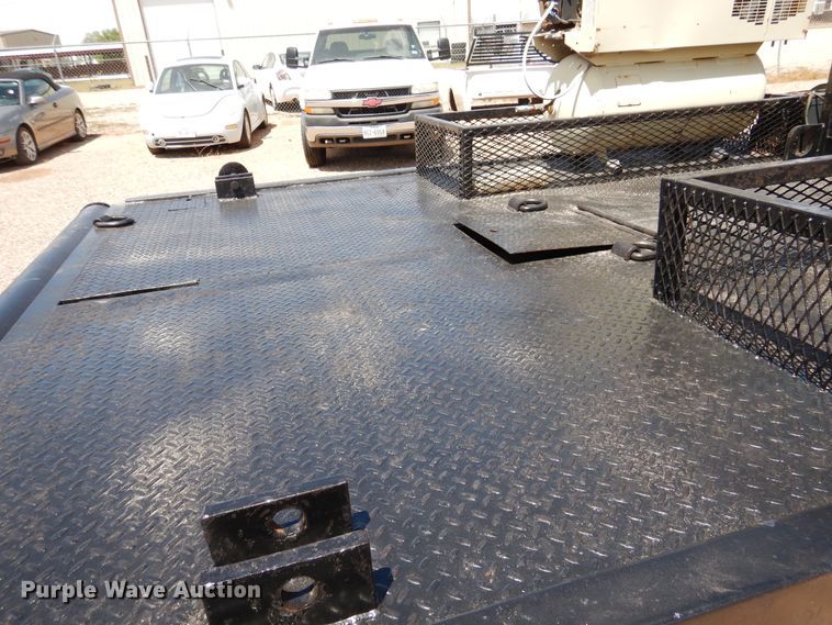 image for item GE9382 2008 Ford F550 Super Duty Crew Cab flatbed truck