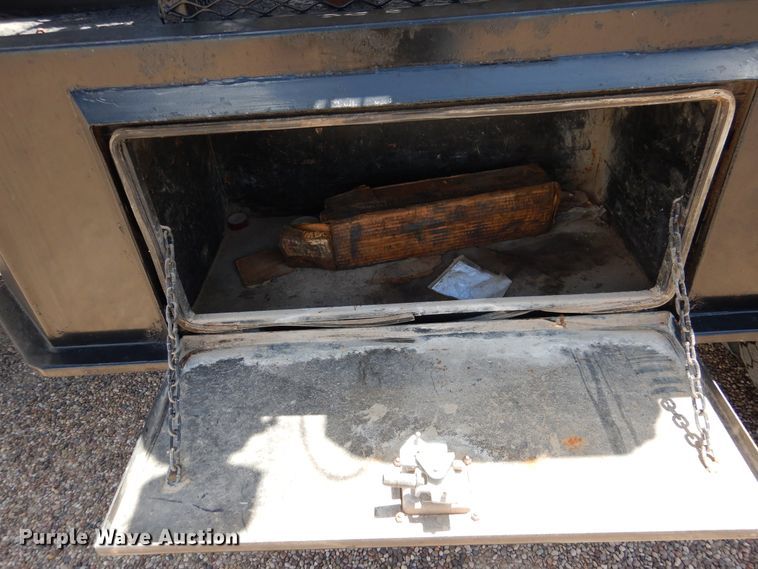 image for item GE9382 2008 Ford F550 Super Duty Crew Cab flatbed truck