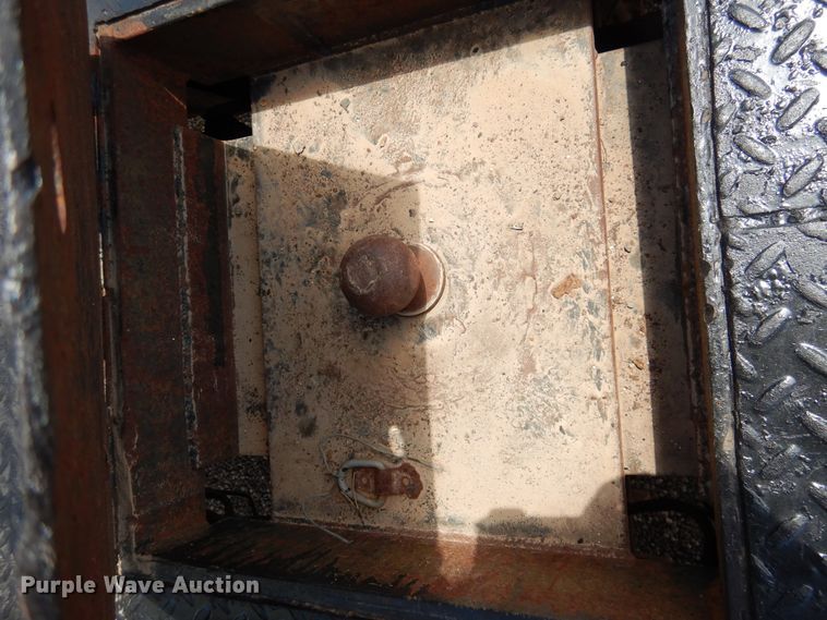 image for item GE9382 2008 Ford F550 Super Duty Crew Cab flatbed truck