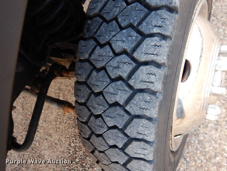 image for item GE9382 2008 Ford F550 Super Duty Crew Cab flatbed truck