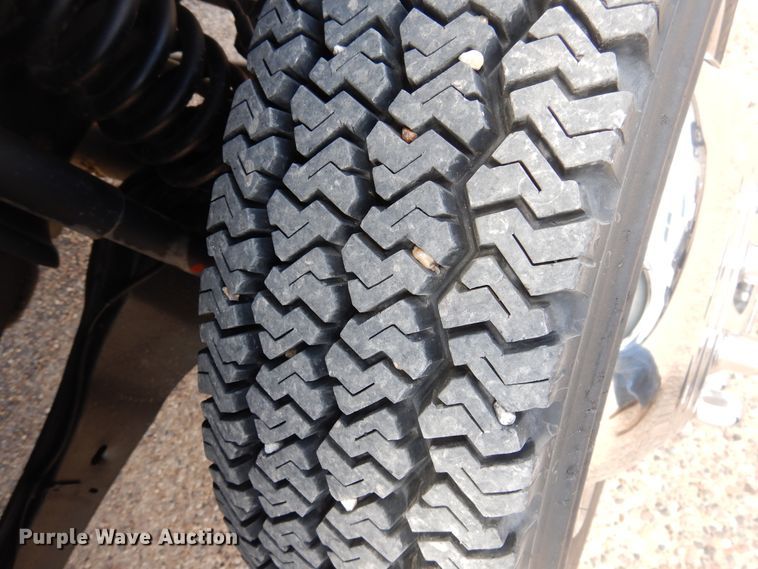 image for item GE9382 2008 Ford F550 Super Duty Crew Cab flatbed truck