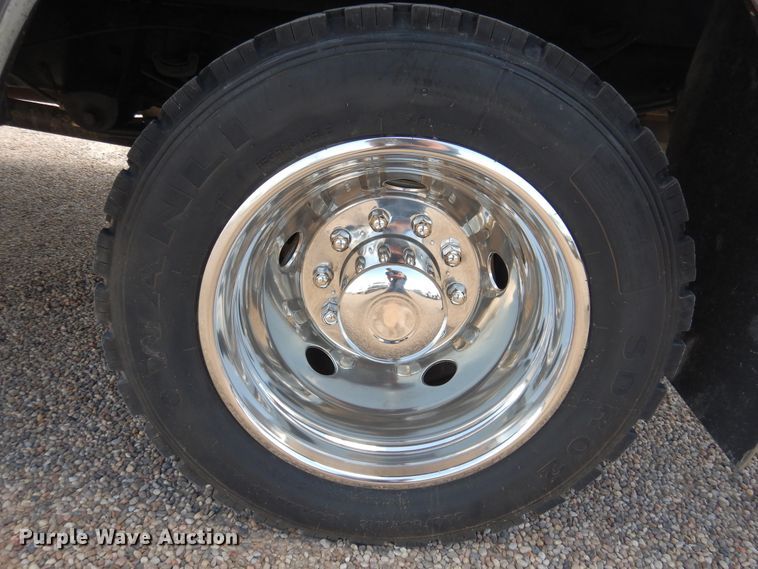 image for item GE9382 2008 Ford F550 Super Duty Crew Cab flatbed truck