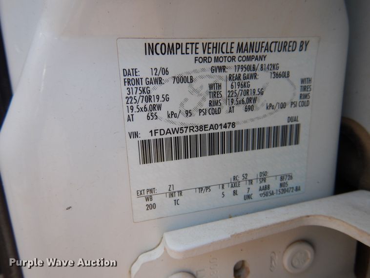 image for item GE9382 2008 Ford F550 Super Duty Crew Cab flatbed truck