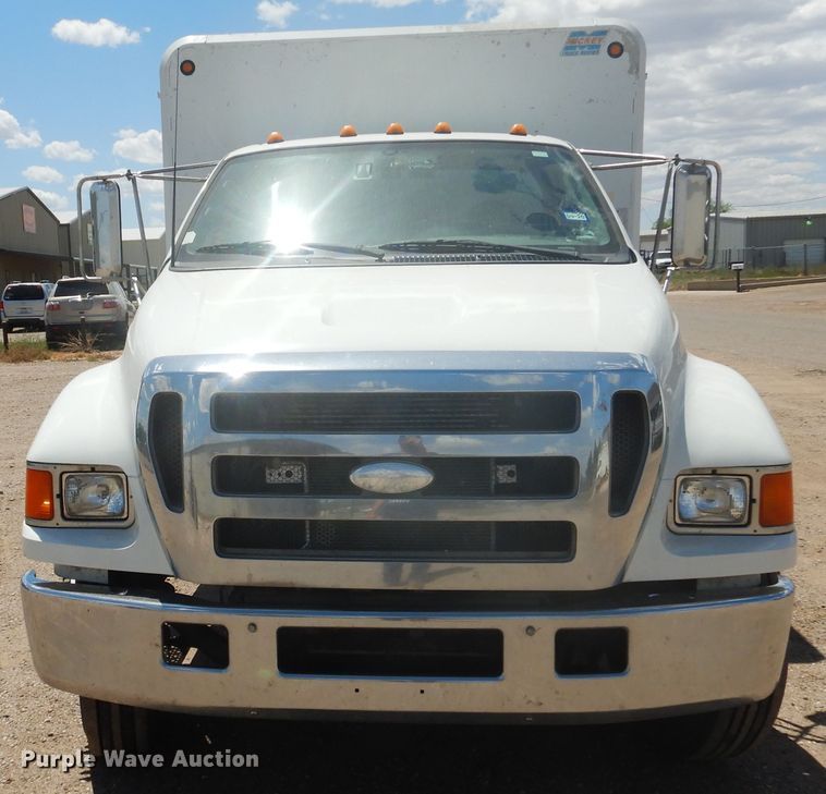 image for item GE9383 2006 Ford F650 Super Duty delivery truck