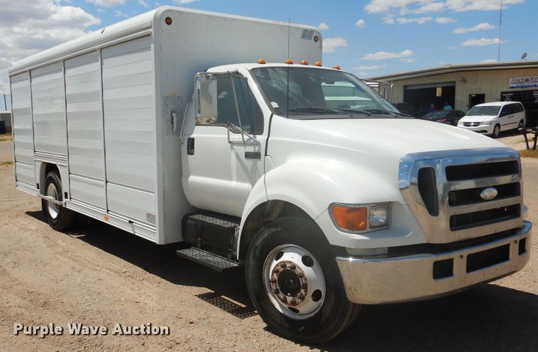 image for item GE9383 2006 Ford F650 Super Duty delivery truck