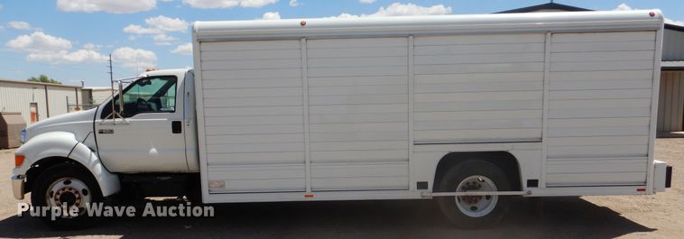 image for item GE9383 2006 Ford F650 Super Duty delivery truck