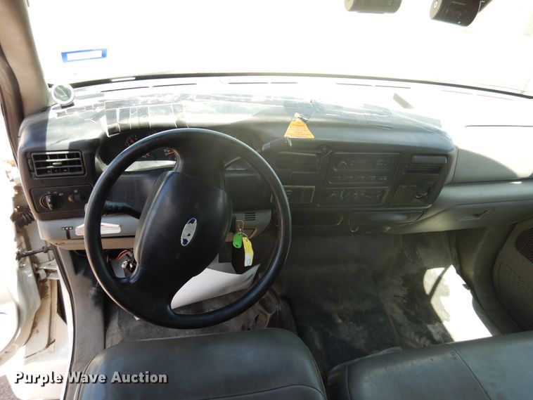 image for item GE9383 2006 Ford F650 Super Duty delivery truck