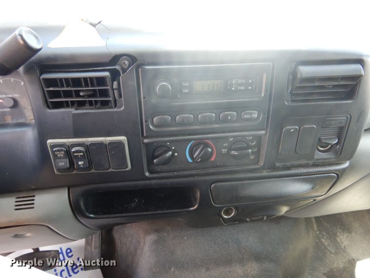 image for item GE9383 2006 Ford F650 Super Duty delivery truck