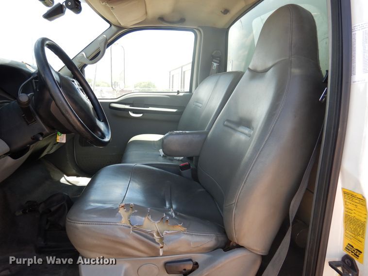 image for item GE9383 2006 Ford F650 Super Duty delivery truck