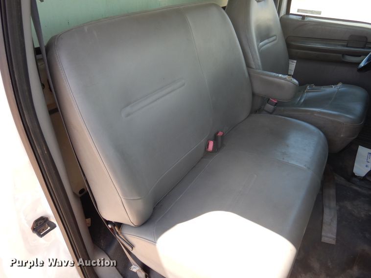 image for item GE9383 2006 Ford F650 Super Duty delivery truck