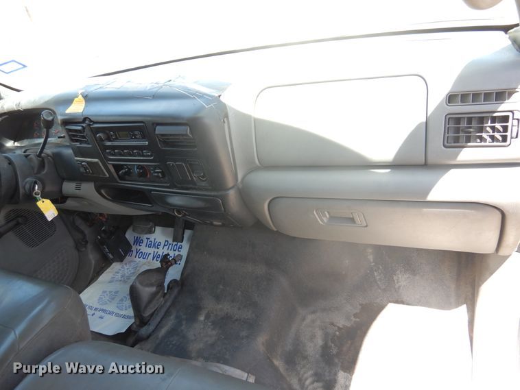 image for item GE9383 2006 Ford F650 Super Duty delivery truck